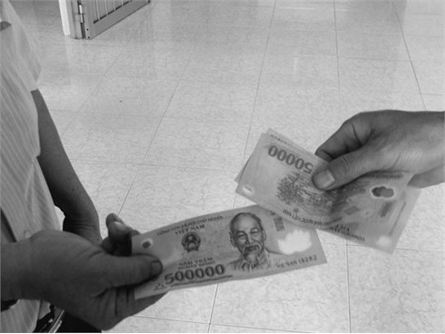 Xuất hiện người nước ngoài vờ hỏi thăm để lừa tiền