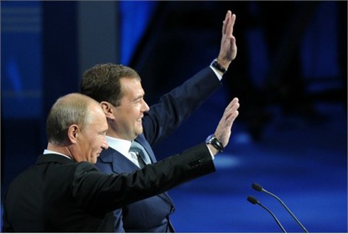 Ông Putin: Chắc chắn sẽ để Medvedev làm thủ tướng
