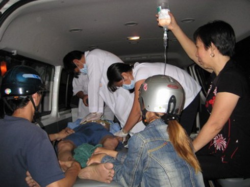 Suýt mất mạng vì nhậu sam biển