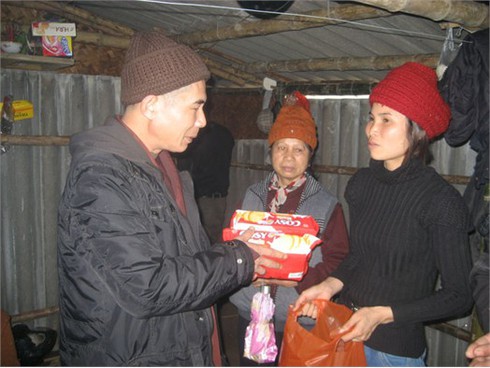 Vụ Tiên Lãng: Đại đức Thích Tuệ Trân tới thăm gia đình ông Vươn