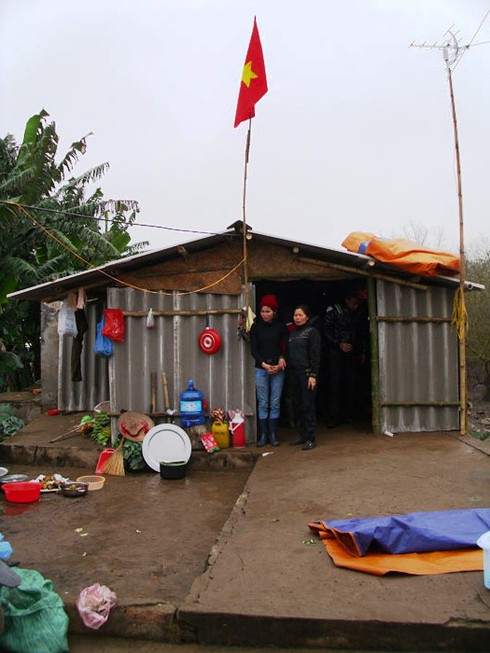 Vụ Tiên Lãng: Đại đức Thích Tuệ Trân tới thăm gia đình ông Vươn