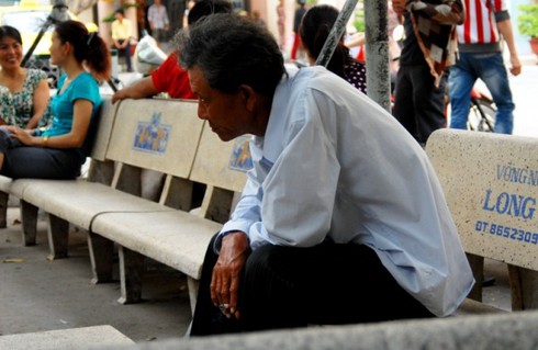 TP.HCM: Bệnh viện vẫn tràn khói thuốc