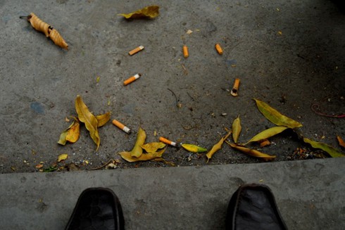 TP.HCM: Bệnh viện vẫn tràn khói thuốc