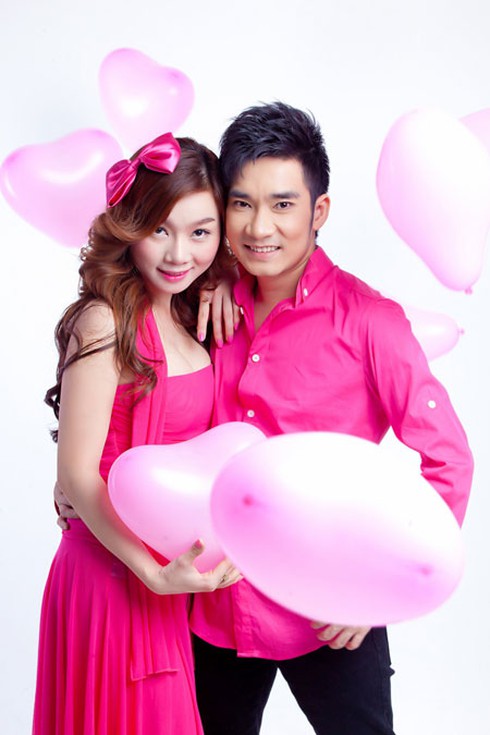 Quang Hà tình tứ bên 'người mới'