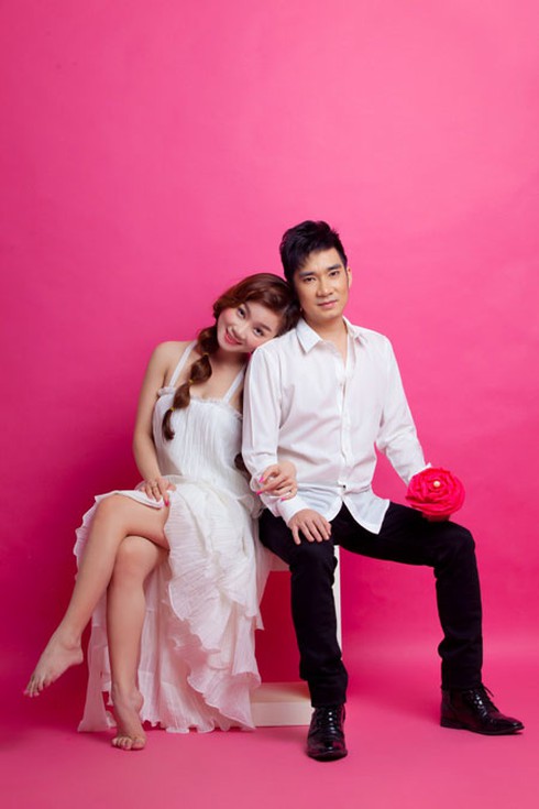 Quang Hà tình tứ bên 'người mới'