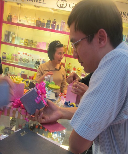 Nước hoa làm quà tặng ngày 8/3