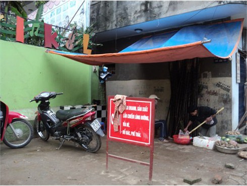 Nơi biển cấm bị sỉ nhục ở Hà Nội!