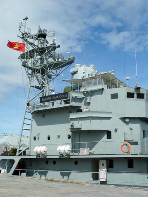 Cận cảnh hai tàu khu trục Myanmar tới thăm Đà Nẵng sáng nay