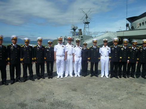 Cận cảnh hai tàu khu trục Myanmar tới thăm Đà Nẵng sáng nay