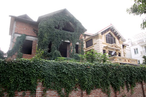 Hoang vắng những biệt thự ma quanh Hà Nội