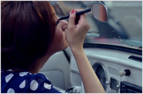 Đinh Ngọc Diệp khoe xế đỏ cá tính