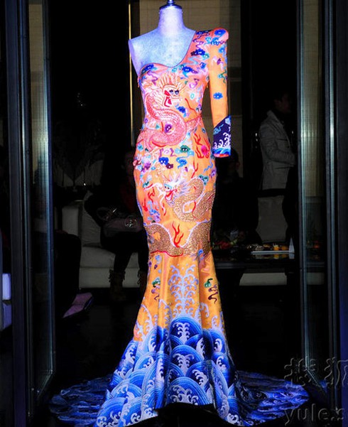 Váy long phượng của Phạm Băng Băng được đưa vào bảo tàng