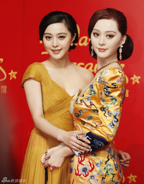 Váy long phượng của Phạm Băng Băng được đưa vào bảo tàng