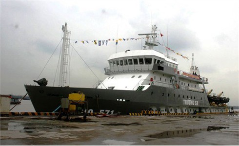 Hải quân Việt Nam nhận tàu chở khách lớn nhất 'Trường Sa - HQ 571'