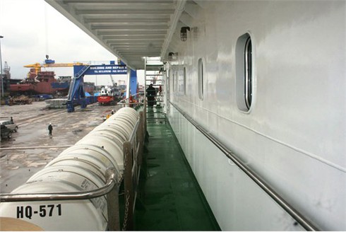 Hải quân Việt Nam nhận tàu chở khách lớn nhất 'Trường Sa - HQ 571'