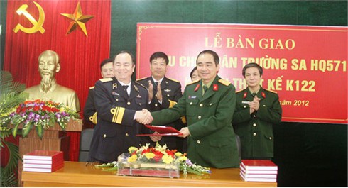 Hải quân Việt Nam nhận tàu chở khách lớn nhất 'Trường Sa - HQ 571'