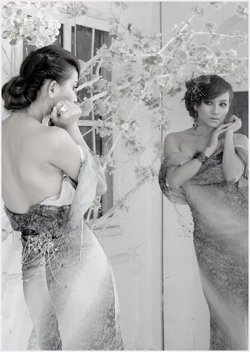 Siêu mẫu Quốc Bảo nồng nàn cùng bạn gái