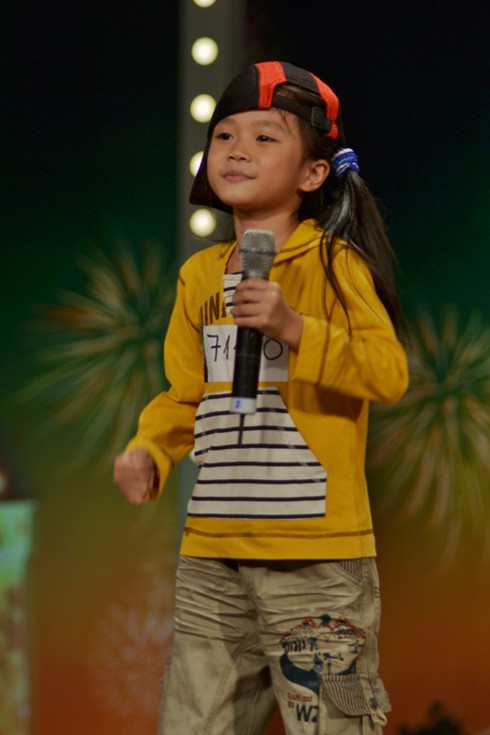 Cô bé 8 tuổi so tài cùng các cụ ông ở bán kết Got Talent