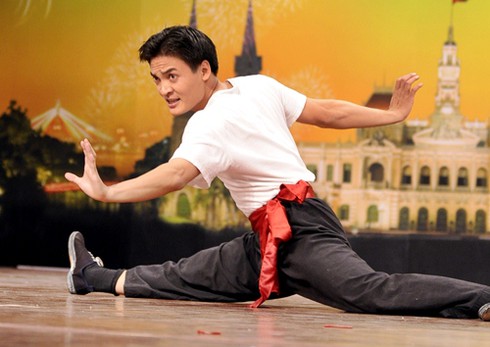 Cô bé 8 tuổi so tài cùng các cụ ông ở bán kết Got Talent