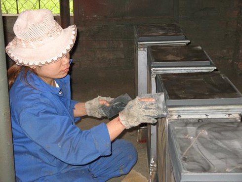 Công nghệ làm két bạc bằng... cát đen