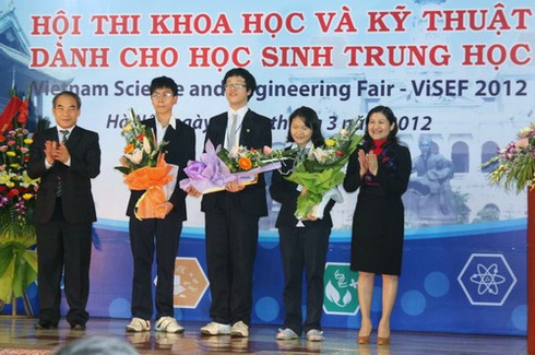 Học sinh phổ thông làm đề tài xử lý nước mặn thành nước ngọt