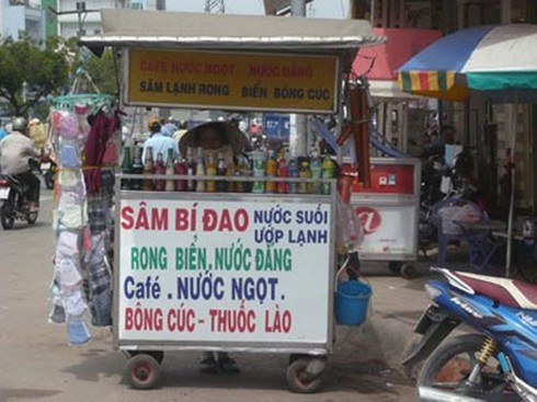 Thức uống vỉa hè pha từ... hóa chất `Made in China`