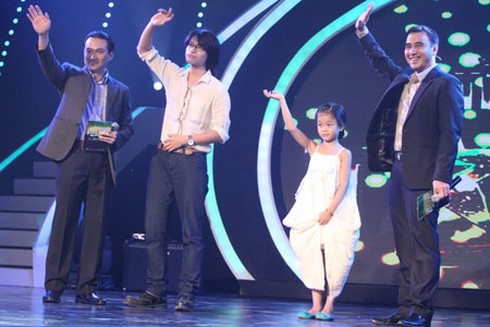 Bé 8 tuổi hát 'Con cò' vào chung kết VN's Got Talent