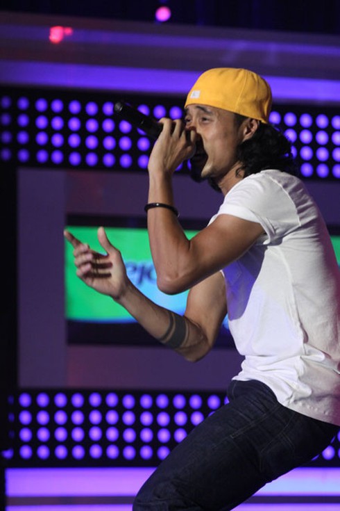 Rocker Phạm Anh Khoa 'cháy' hết mình trên sân khấu Got Talent