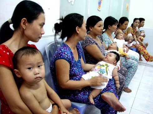 Trời nồm, trẻ mặc bệnh hô hấp tăng đột biến
