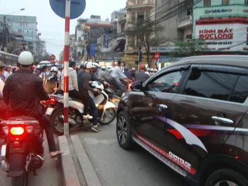 Doanh nghiệp vận tải lo `đột tử` vì phí giao thông