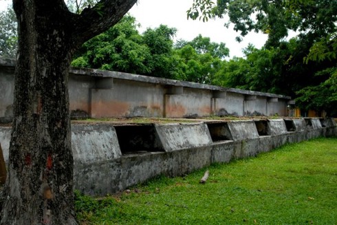 Thăm di tích lô cốt Mỹ - Ngụy tại ngã tư Đức Hòa, Long An