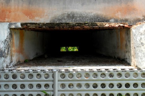 Thăm di tích lô cốt Mỹ - Ngụy tại ngã tư Đức Hòa, Long An