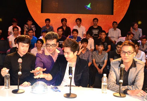 MC Thanh Bạch làm 'trọng tài âm nhạc'