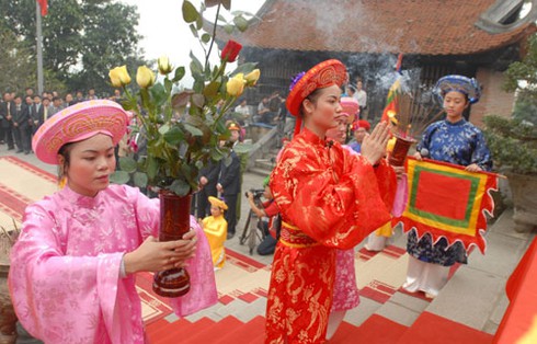 Lễ hội Đền Hùng: Toàn cảnh lễ dâng hương tưởng niệm Tổ Mẫu Âu Cơ