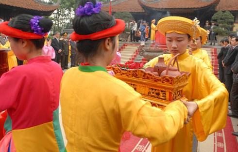 Lễ hội Đền Hùng: Toàn cảnh lễ dâng hương tưởng niệm Tổ Mẫu Âu Cơ