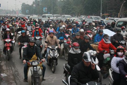 Bộ trưởng Thăng biết ai sẽ bán xe máy vì không chịu nổi phí 40.000 đồng/tháng?