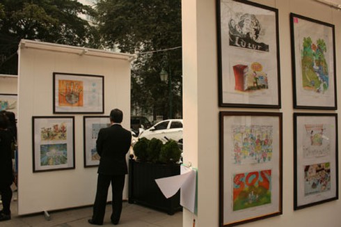 Biếm họa cũng ra... vỉa hè