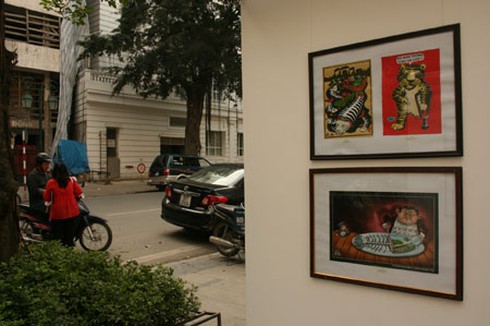 Biếm họa cũng ra... vỉa hè