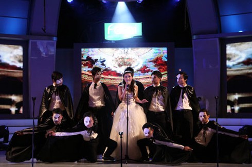 Đức Tuấn liều lĩnh làm 'Bóng ma trong nhà hát'