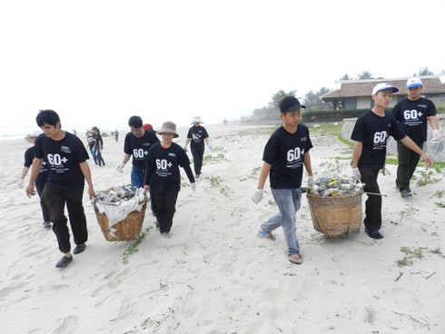 Chùm ảnh Đà Nẵng rộn ràng hưởng ứng Giờ Trái đất