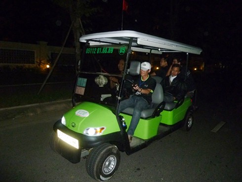 Chùm ảnh Đà Nẵng rộn ràng hưởng ứng Giờ Trái đất