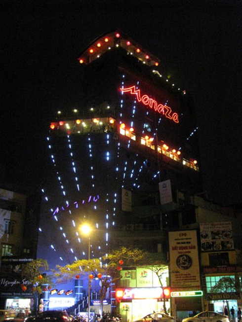 Hà Nội: Nhiều điểm thờ ơ ngốn điện trong Giờ trái đất