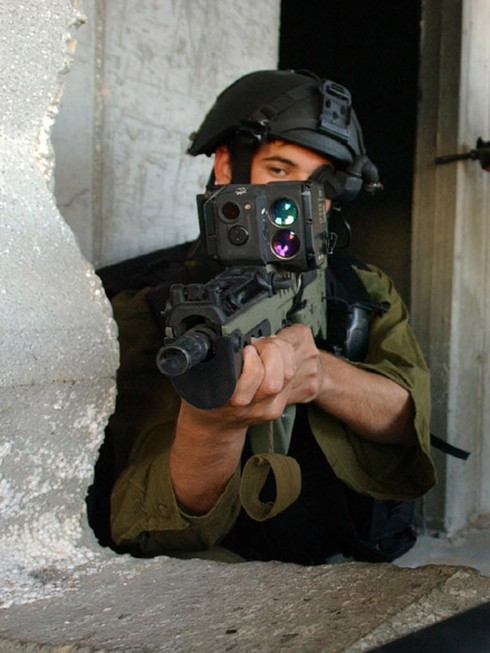 Điểm mặt súng bộ binh siêu hiện đại mới của Israel 2012