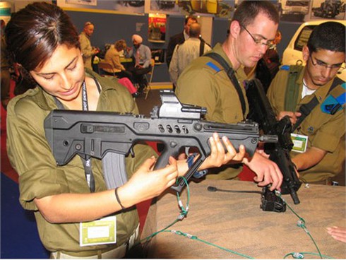 Điểm mặt súng bộ binh siêu hiện đại mới của Israel 2012