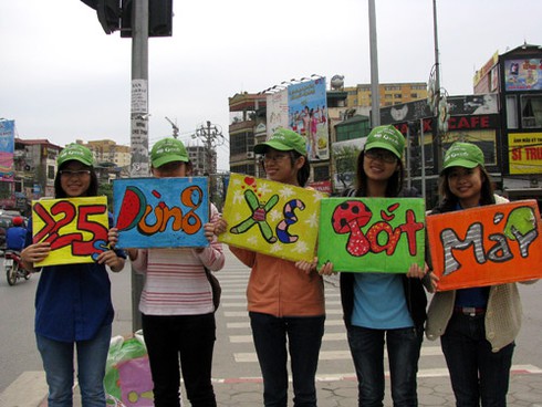 Tắt máy khi dừng đèn đỏ từ 25 giây bảo vệ môi trường