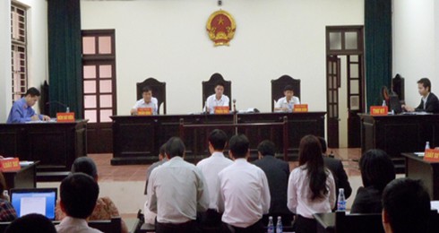 Phiên tòa kỹ sư Tạch kiện Toyota: Tranh luận gay gắt