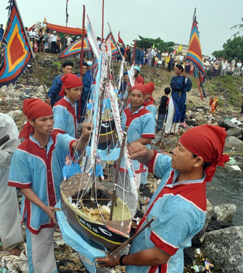 Tưng bừng lễ khao lề tri ân hùng binh Hoàng Sa