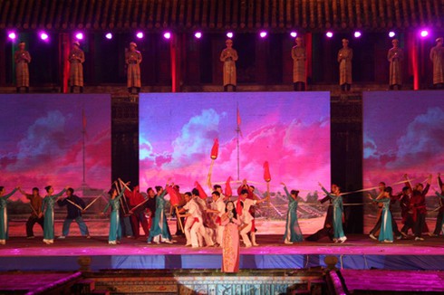 Festival Huế 2012 tưng bừng khai mạc