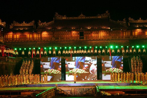 Festival Huế 2012 tưng bừng khai mạc