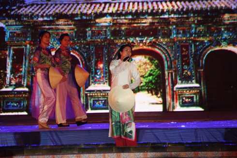 Festival Huế 2012 tưng bừng khai mạc
